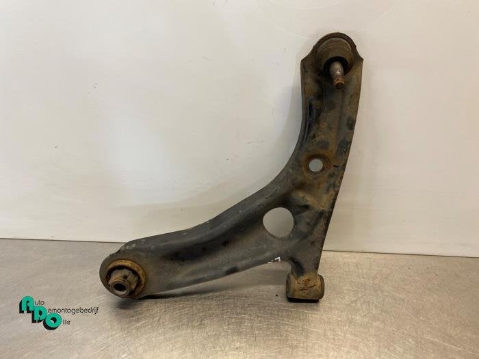 Draagarm links-voor van een Peugeot 107 (107 05-), Auto-onderdelen, Gebruikt, -, -, Ophalen of Verzenden