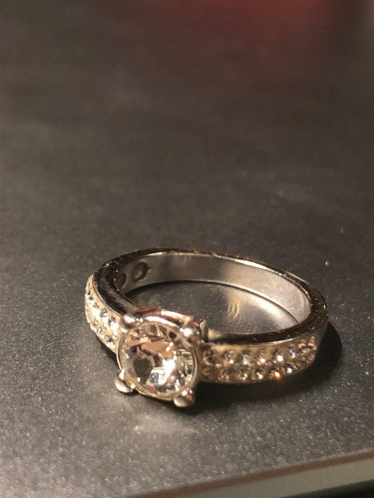 Ring Swarovski limited edition met doosje, Ophalen, Zo goed als nieuw, Dame, Met kristal