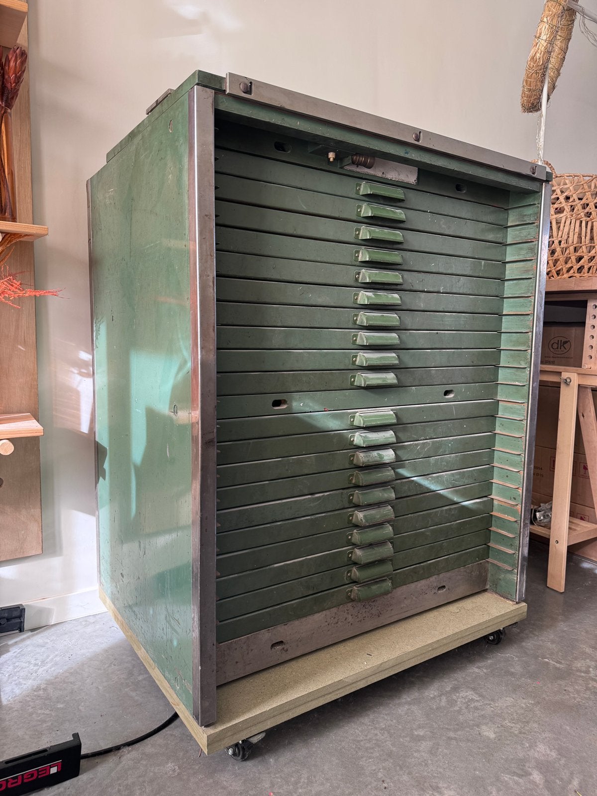Houten letterkast met 20 lades., Ophalen, Overige materialen, 5 laden of meer, 100 tot 150 cm