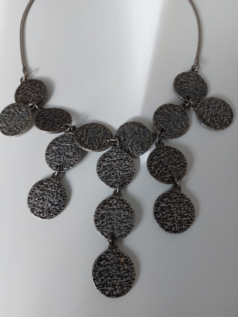 Collier Sarah Pacini, Bijoux, Sacs & Beauté, Enlèvement ou Envoi, Comme neuf, Noir, Réglable