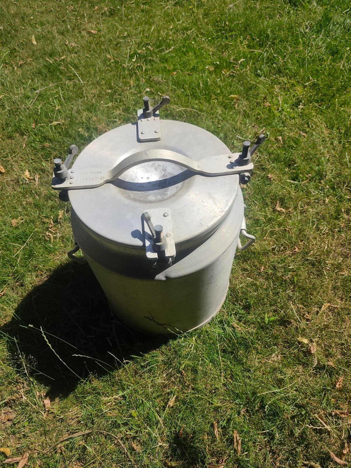 Antieke melkkan van 25 liter, Ophalen