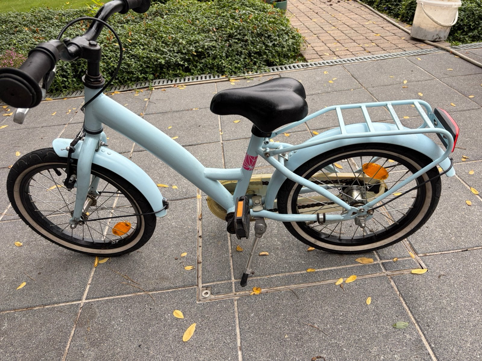 Blauw kinderfietsje, Fietsen en Brommers, Ophalen, Gebruikt, Terugtraprem, 16 tot 20 inch