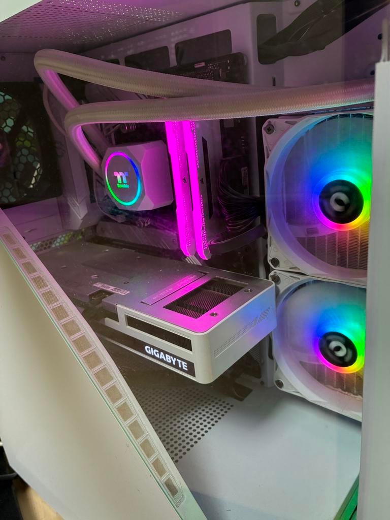Gaming pc+monitor prijs bespreekbaar, Ophalen, Zo goed als nieuw