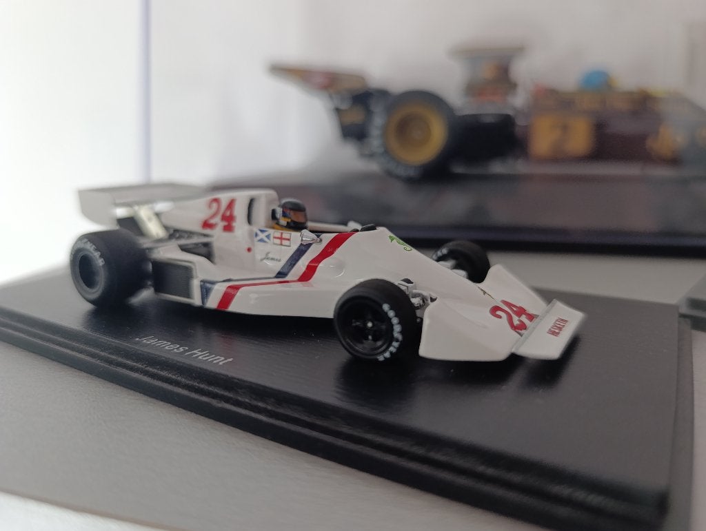 1/43 hesketh spark, Hobby & Loisirs créatifs, Enlèvement ou Envoi, Comme neuf, Voiture