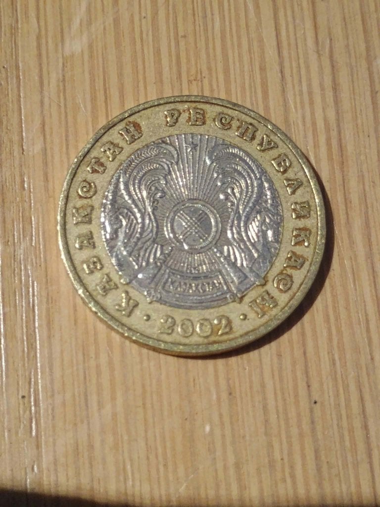 KAZAKHSTAN 100 Tenge 2002, Postzegels en Munten, Ophalen of Verzenden, Centraal-Azië, Losse munt
