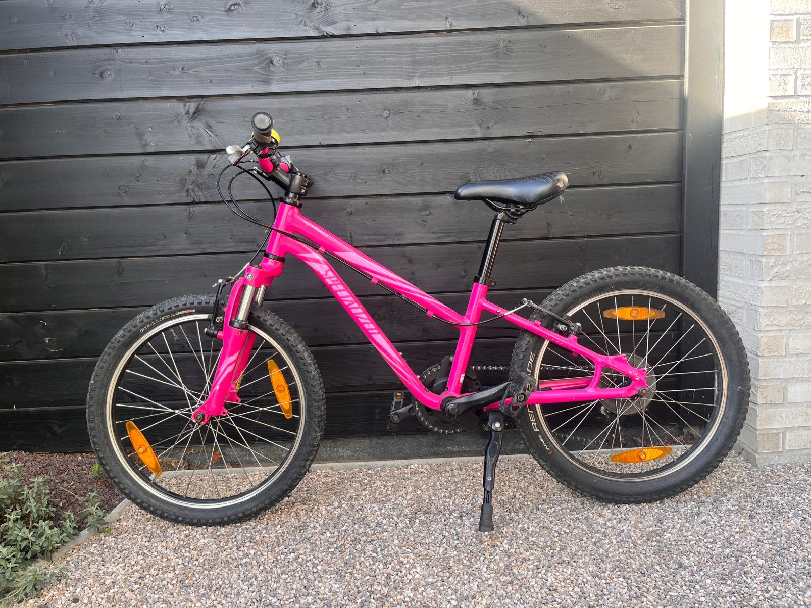 Specialized Hotrock 20 – 20 inch meisjesfiets (roze), Fietsen en Brommers, Ophalen, Velgrem, Versnellingen, Zo goed als nieuw