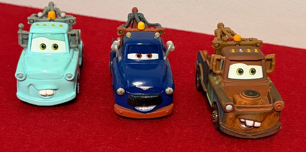 DISNEY CARS Mater DieCast serie 1:55, Ophalen of Verzenden, Zo goed als nieuw, Auto