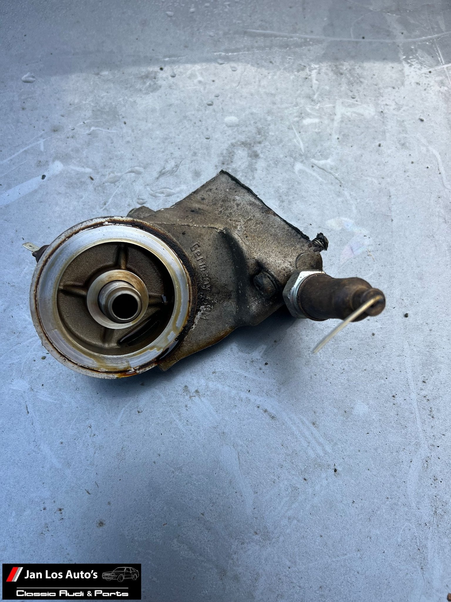 Audi 80 B4 2,0 ABT ABK oliefilterhuis  {schuin}, -, Origine de la pièce connue, Audi, Utilisé