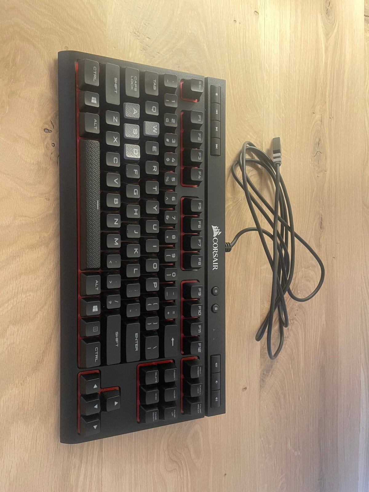 Corsair K63 mechanisch toetsenbord, Computers en Software, Ophalen, Zo goed als nieuw