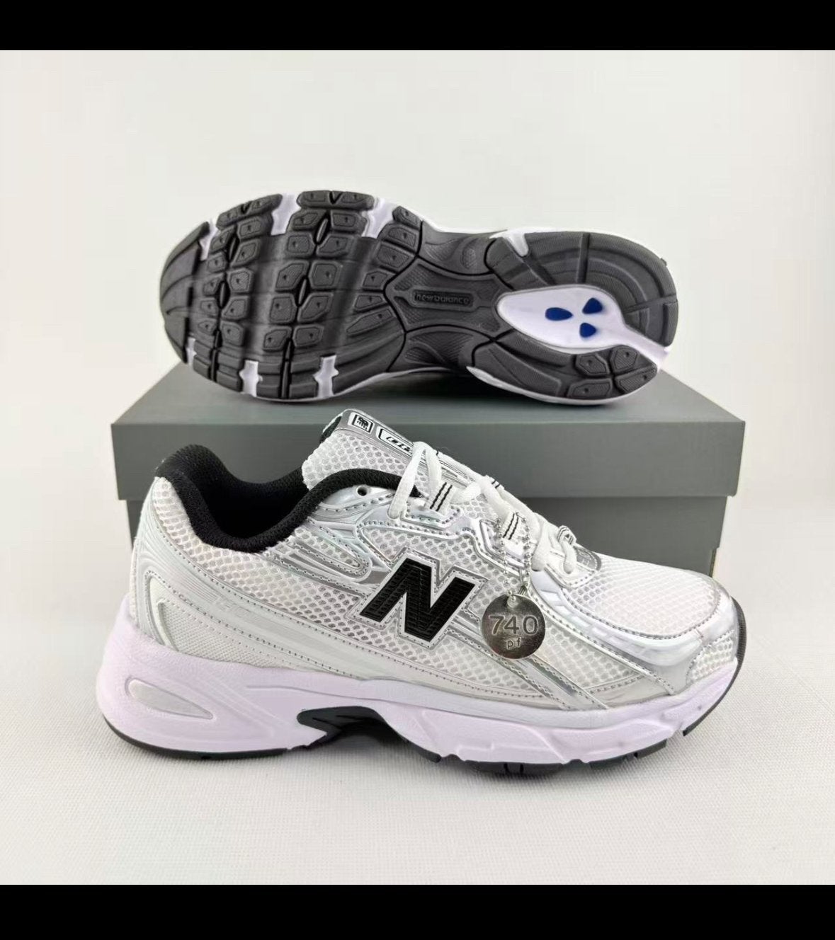 Chaussures new balance 740, Enlèvement ou Envoi, Comme neuf, Blanc