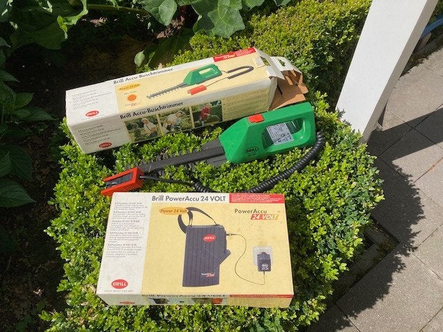 Heggeschaar BRILL met oplader, Tuin en Terras, Hand-tuingereedschap, Ophalen, Zo goed als nieuw, Overige soorten, Brill