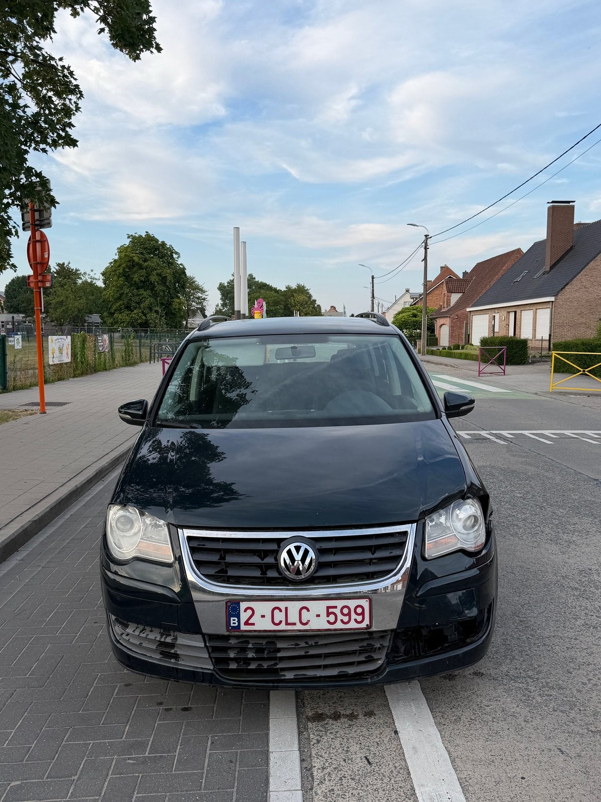Volkswagen touran 2010 7 plaatsen motor is kapot !!, Auto's, Particulier, Touran, Te koop, Benzine