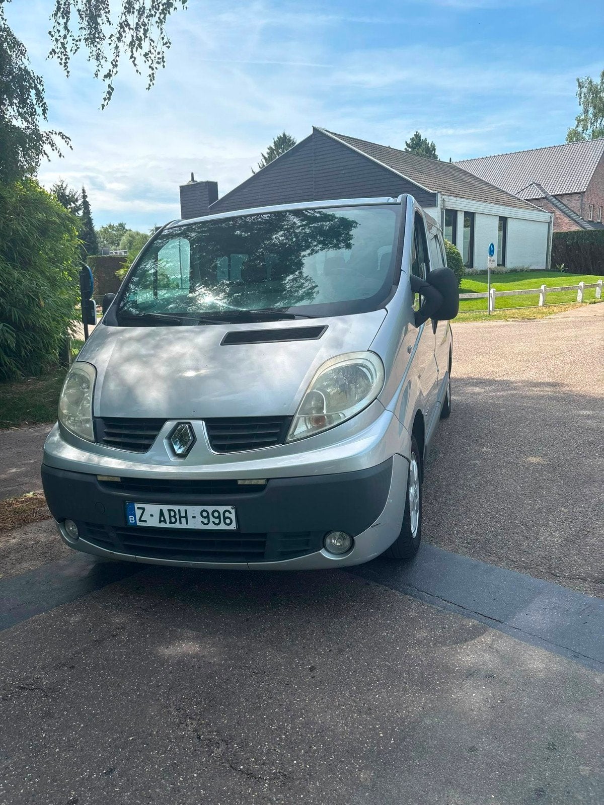 Renault Trafic 2008 8 places 290000km problème de injecteur, Autos, Renault, Particulier, Diesel, Euro 4, MPV ou Monospace, Automatique