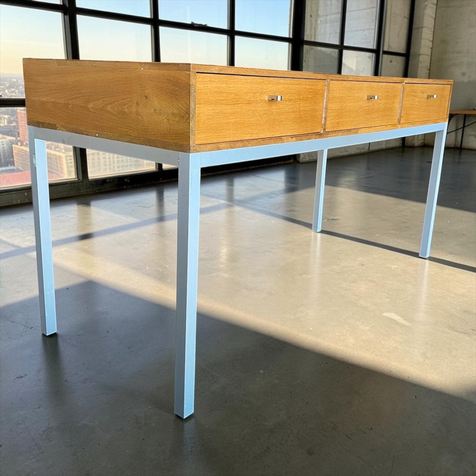 Vintage houten consoletafel / bijzettafel met metalen frame, Antiek en Kunst, Ophalen