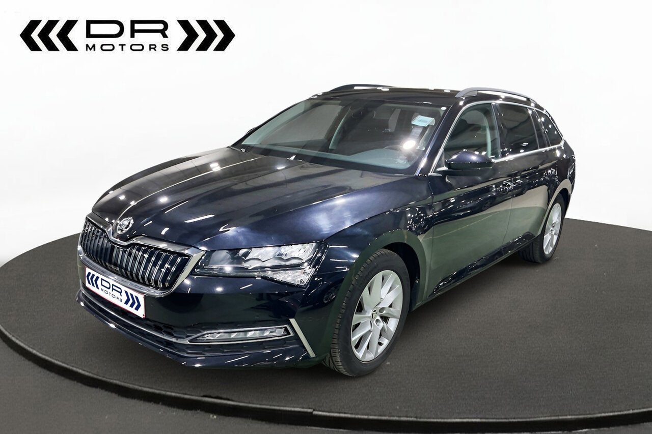 Skoda Superb 1.4 TSI PHEV AMBITION - CARPLAY - CAMERA - TOP, Parkeerassistent, 0 kg, Zwart, 5 deurs
