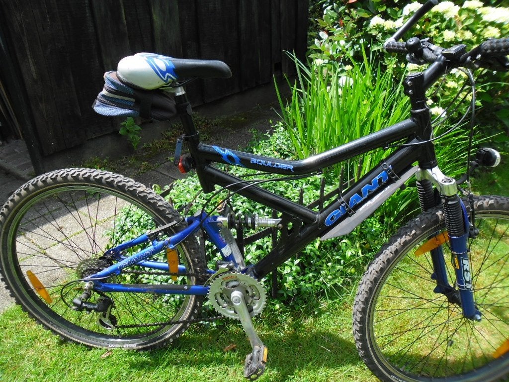 vélo de montagne Giant 26 pouces 27 vitesses I.Z.G.ST., Frein sur jante, Enlèvement, Hommes, Giant