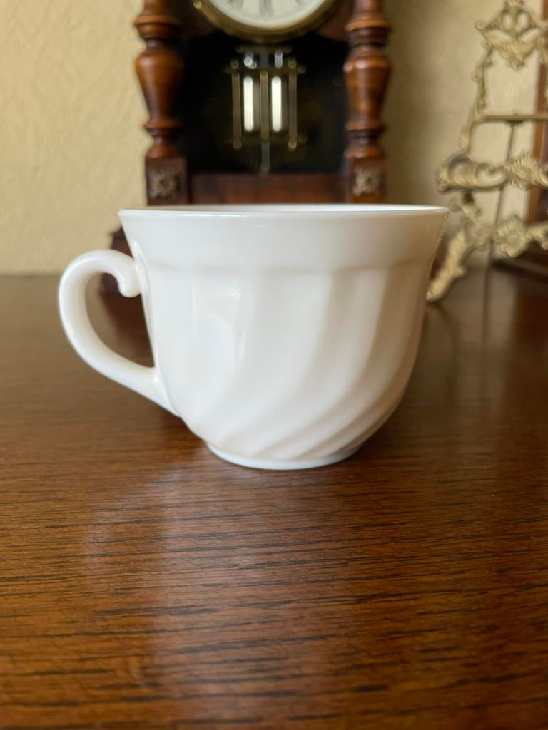 Tasse Arcopal crème, Maison & Meubles, Enlèvement ou Envoi, Utilisé, Tasse(s) et/ou soucoupe(s)