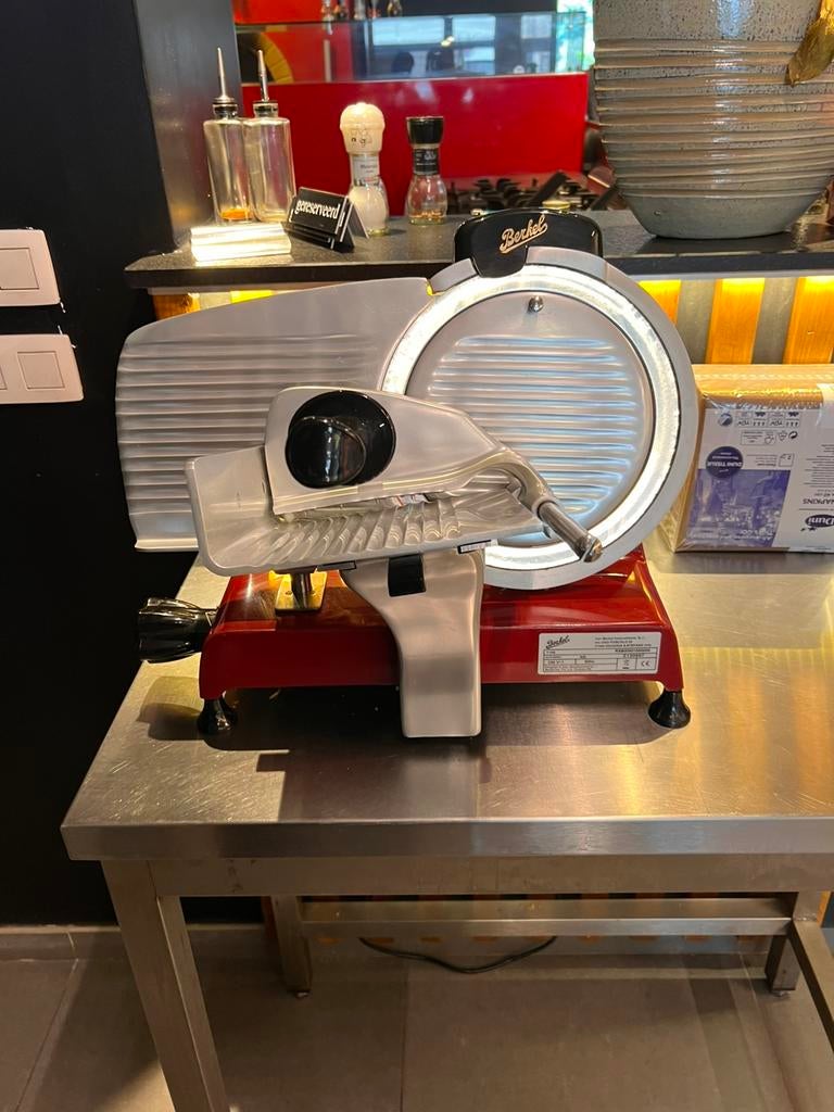 Snijmachine berkel redline, Enlèvement