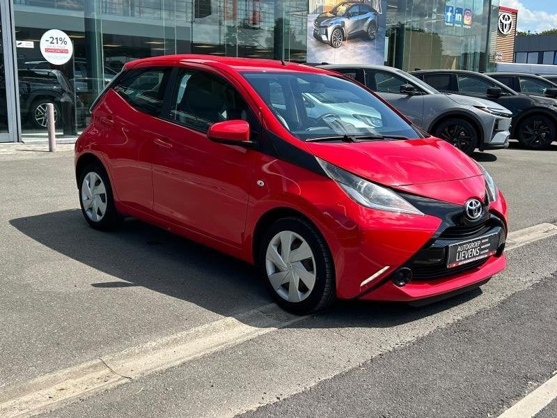 Toyota Aygo 1.0MT BUSINESS, Autos, Toyota, Rouge, Achat, 998 cm³, Euro 6