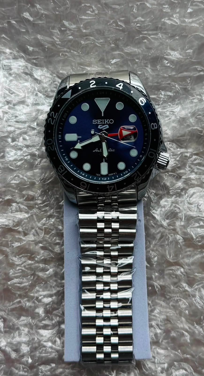 Seiko MODS GMT Automatique – Cadran Bleu – Bracelet Jubilee, Seiko, Enlèvement, Acier, Acier