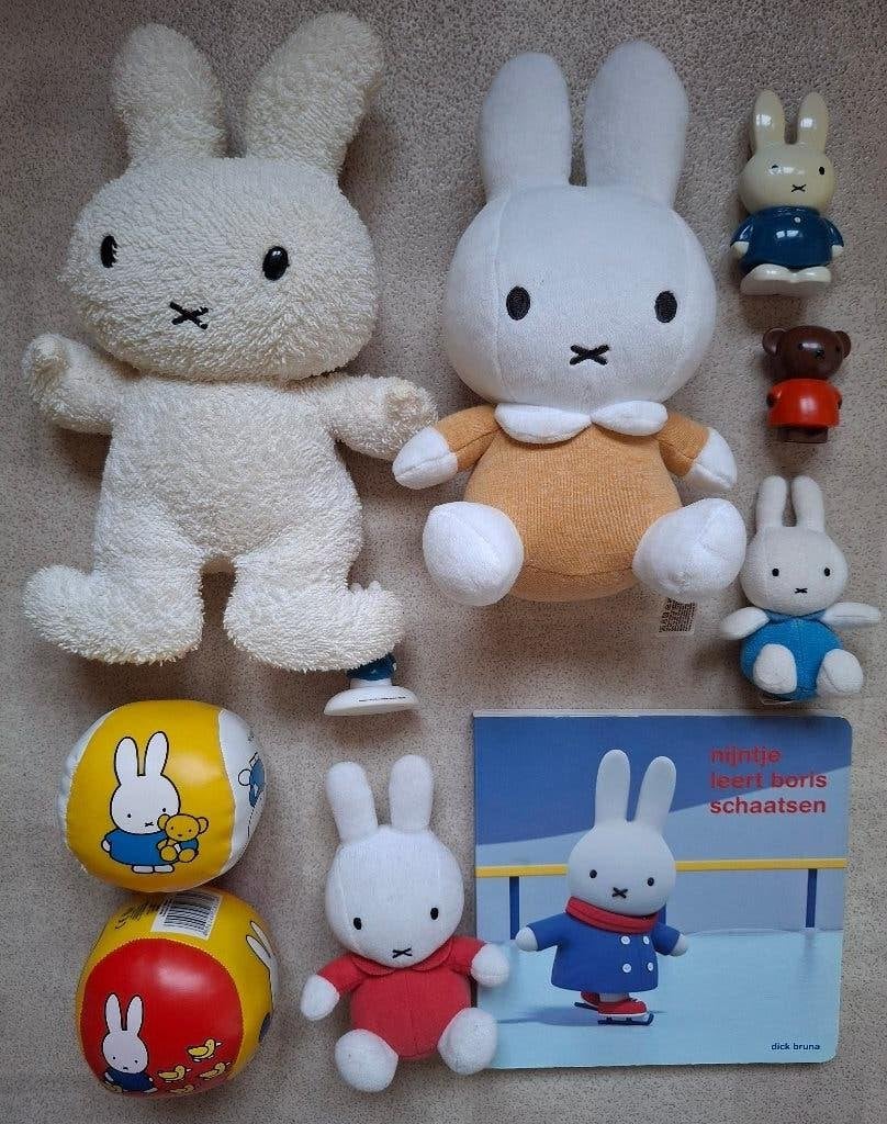Nijntje : 4 knuffels + 3 popjes + boekje + 2 softballs, Beer, Blauw, Nijntje, Ophalen of Verzenden