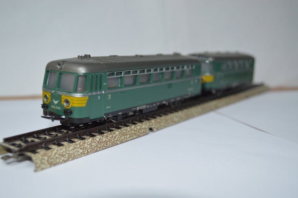 Märklin 3135 : bus ferroviaire belge avec remorque en boîte, Analogique, Enlèvement ou Envoi, Courant alternatif