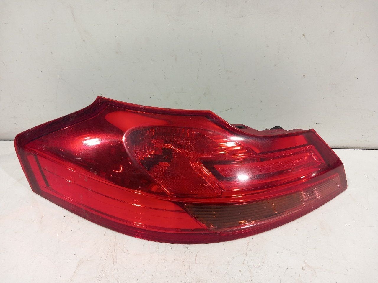 Achterlicht links buiten Opel Insignia, Onderdelen@venauto.nl, Van der Ven Autorecycling B.V., Ettenseweg 76, 4706 PB Roosendaal, The Netherlands
