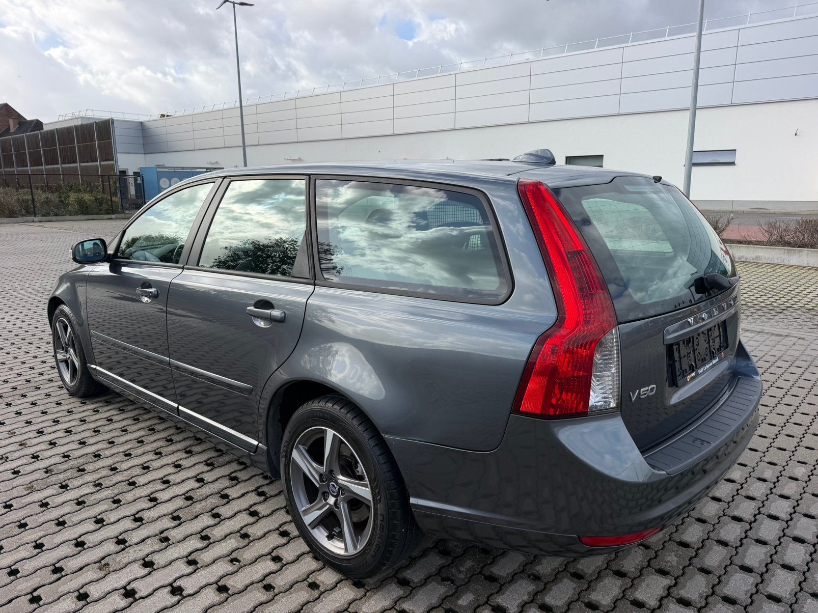 Volvo v60 1.6 tdci heel mooi auto proper, Auto's, https://public.car-pass.be/recalls?lang=nl, 5 deurs, Euro 4, Te koop