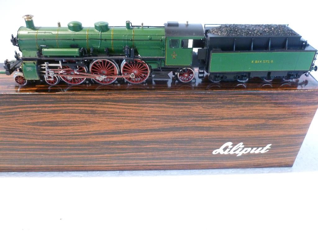 TRAINS HO, Hobby en Vrije tijd, Modeltreinen | H0, Ophalen of Verzenden, Gelijkstroom, Locomotief, Liliput