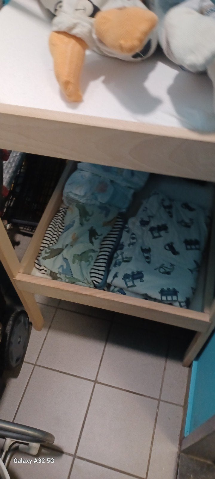 Verzorgtafel, Ophalen