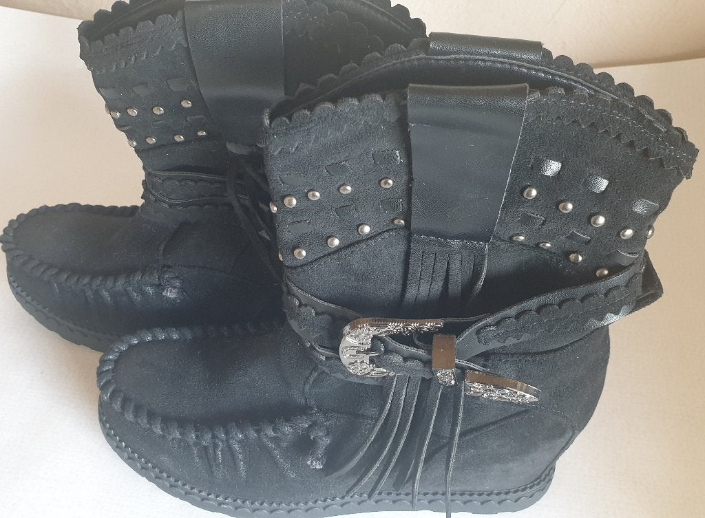 Suede zwarte enkellaarsjes "super made" maat 37, Kleding | Dames, ANDERE, Zwart, Lage of Enkellaarzen, Nieuw