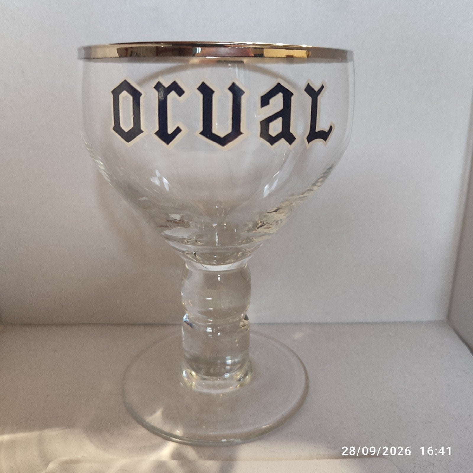 Un verre ORVAL pied boule ., Enlèvement ou Envoi, Utilisé, Verre ou Verres, Autres marques