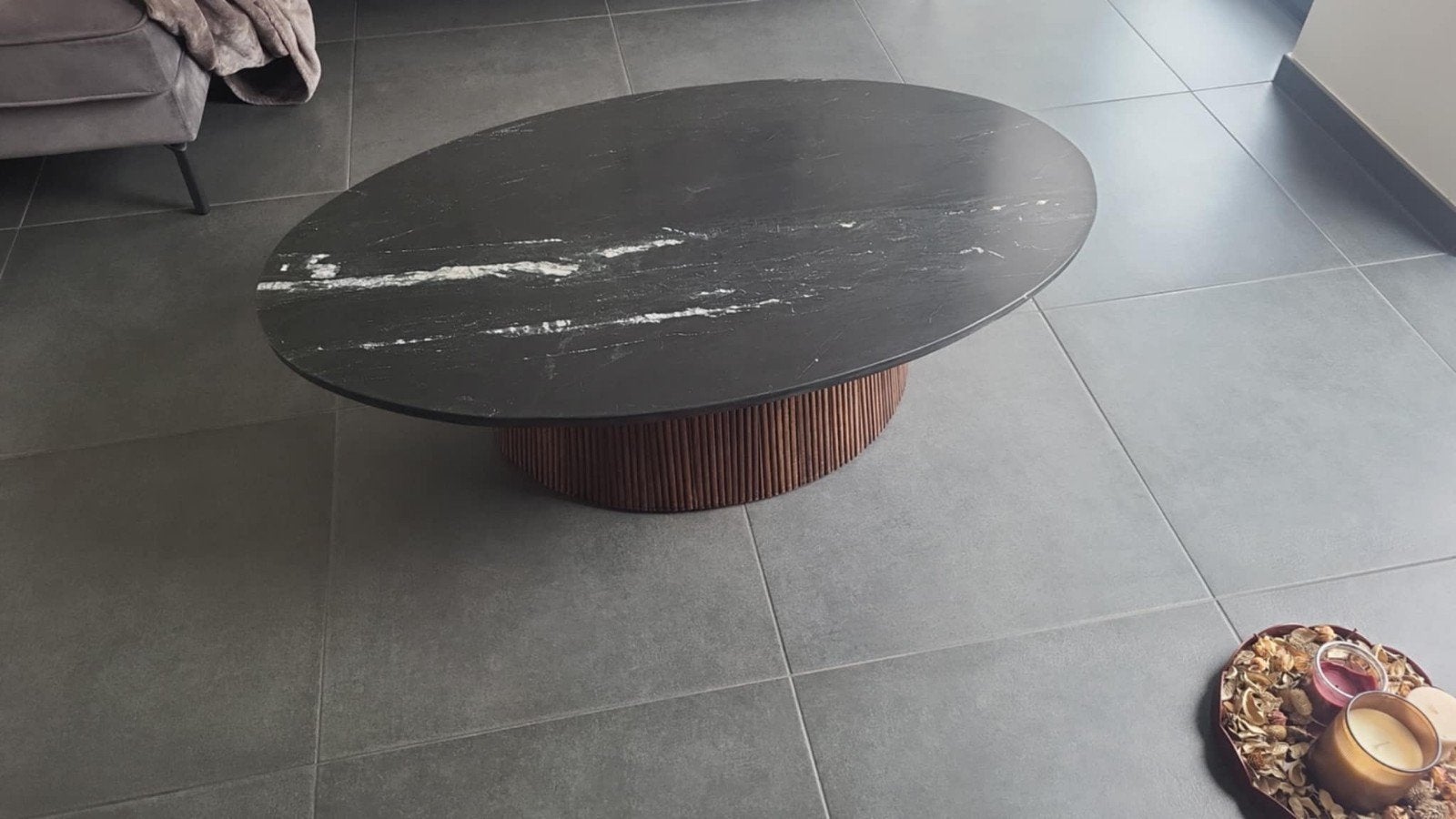 Ovale salontafel met marmer en mangohout, Ophalen