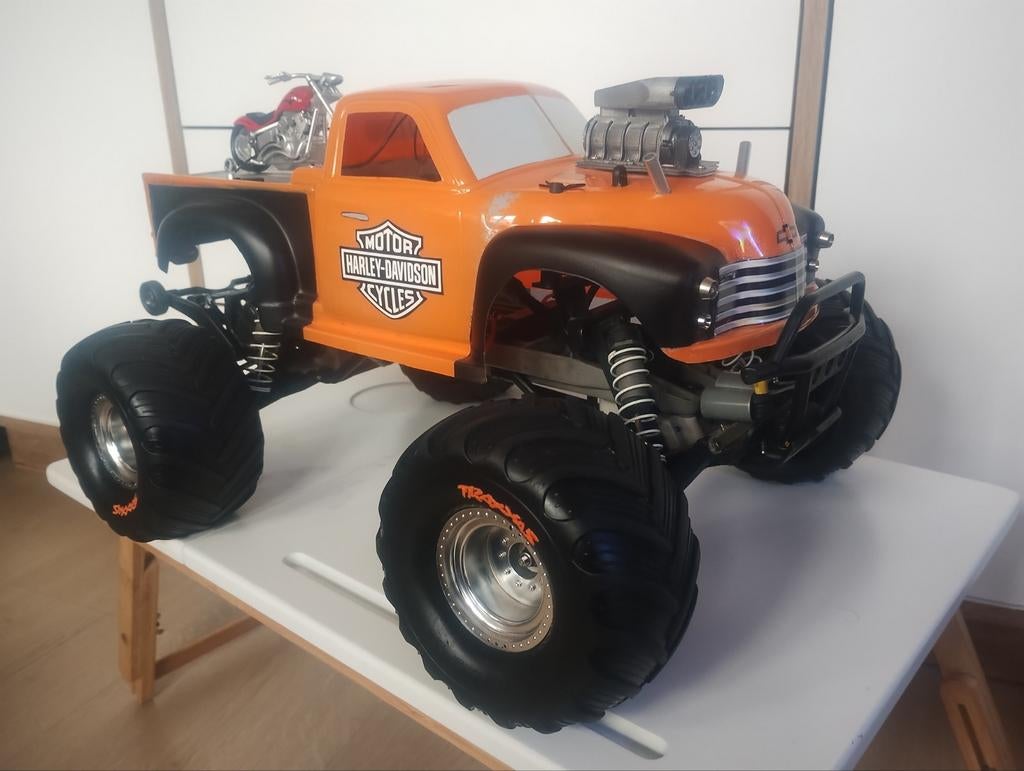 Harley-Davidson à 2 roues motrices Traxxas Stampede, Échelle 1:10, Enlèvement ou Envoi, Voiture off road, Comme neuf