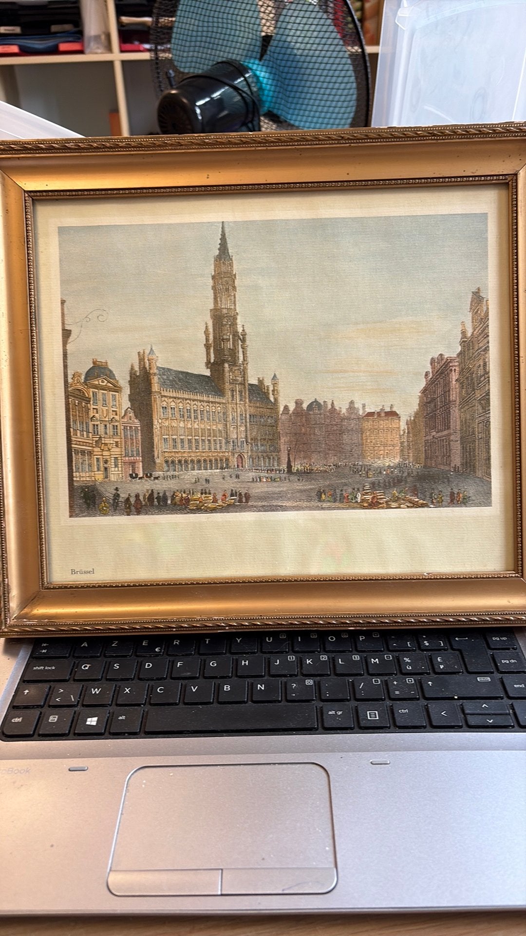 Foto in kader van brussel, Antiek en Kunst, Ophalen, Foto