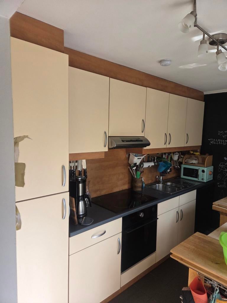 Beige keuken met kerselaar-look, Huis en Inrichting, Ophalen, Gebruikt, Overige materialen, Enkelwandige keuken