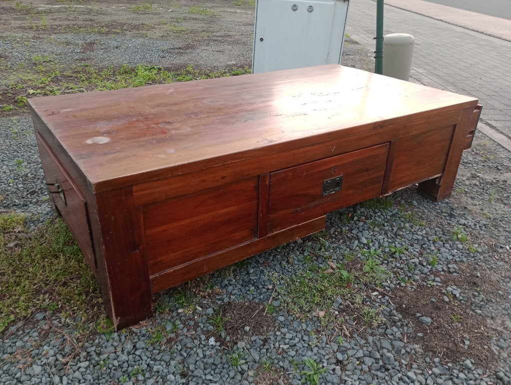 Houten salontafel met lades – rustieke uitstraling, Huis en Inrichting, Ophalen, Gebruikt, 100 tot 150 cm, 50 tot 100 cm