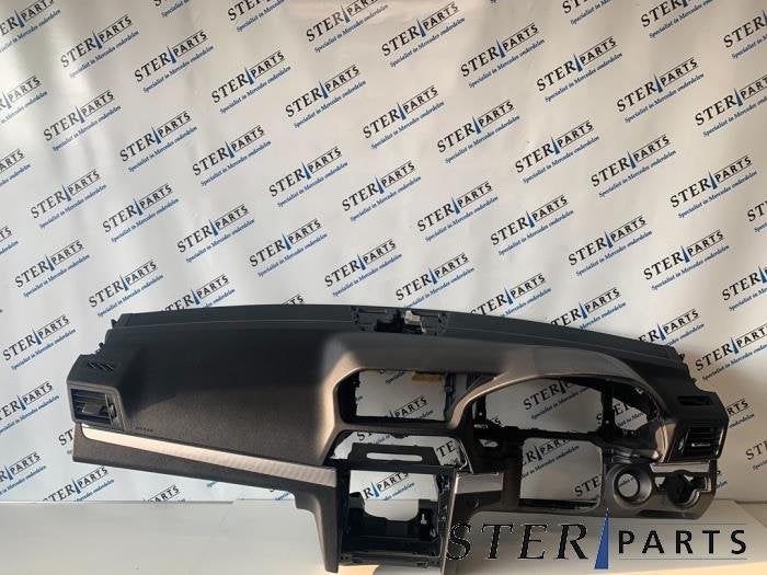 Dashboard van een Mercedes E-Klasse, Gebruikt, -, Ophalen of Verzenden, -