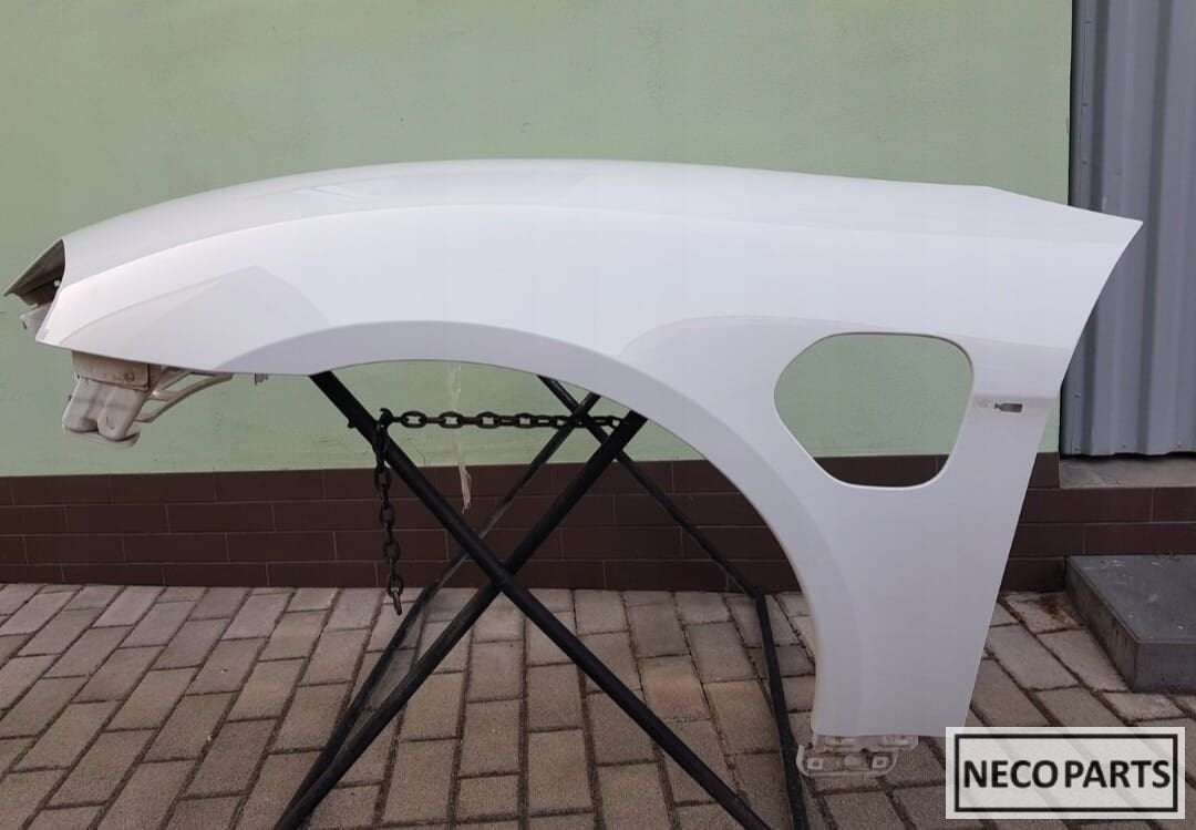 PORSCHE TAYCAN VOORSCHERM SPATBORD 9J1805625, Gebruikt, -, -, Porsche