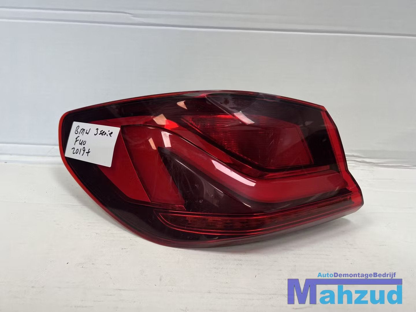 BMW 1 SERIE F40 hatchback Links buiten achterlicht 2019+, Petuelring 130
80788  Munich, DE, Gebruikt, Info@bmw.de, BMW