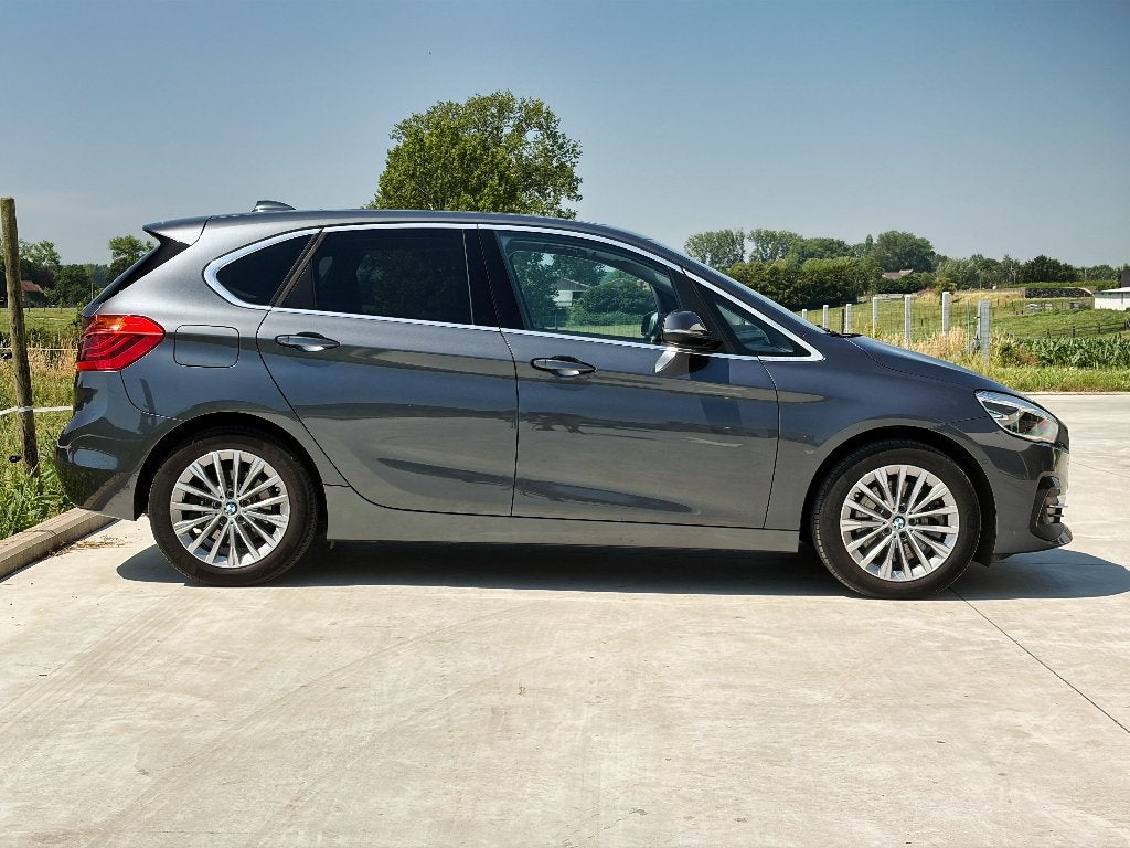 BMW 225xe - 2021 - 62.637km - PANO - LEDER - H&K, Auto's, Automaat, Dealer onderhouden, Hybride Elektrisch/Benzine, 3 cilinders