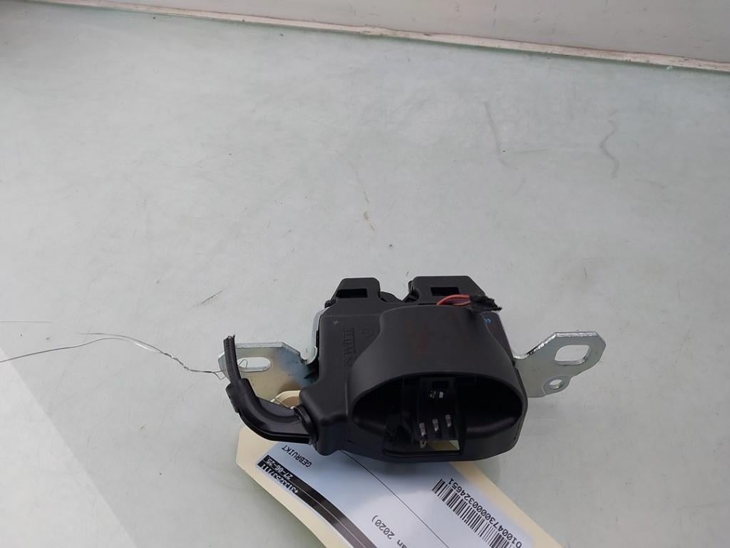 DIVERSEN Achterbank slot CLA (118.3) (|A2389203501|), Gebruikt, Mercedes-Benz