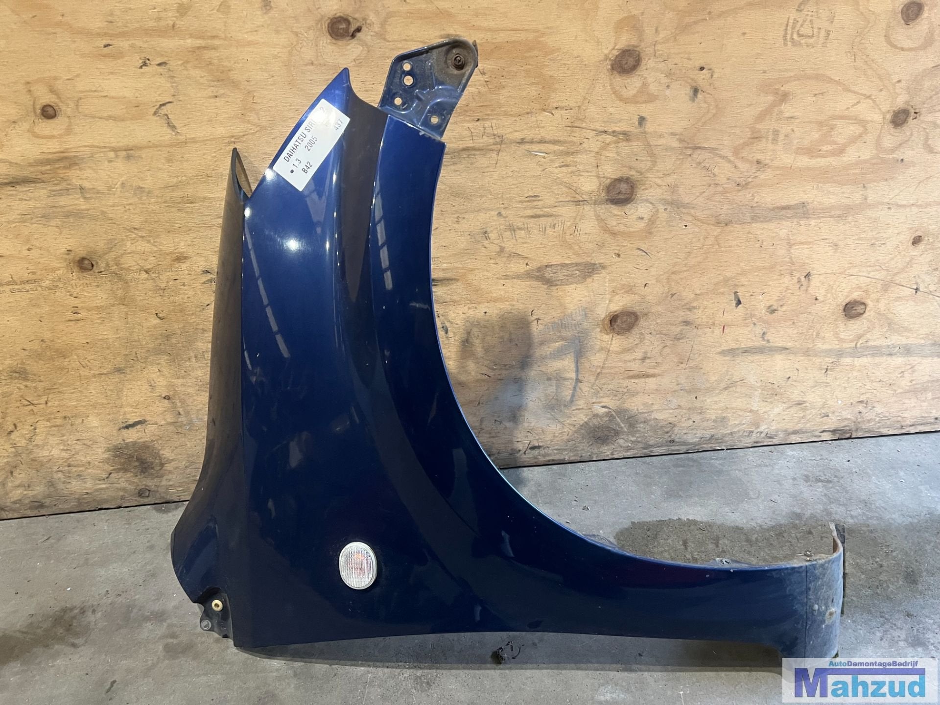 Aile avant droite DAIHATSU SIRION 2 Bleue B42 2005-2012, Ikeda-shi 1-1
563-8651  Osaka, Daihatsu, Info@daihatsu.co.jp, Utilisé