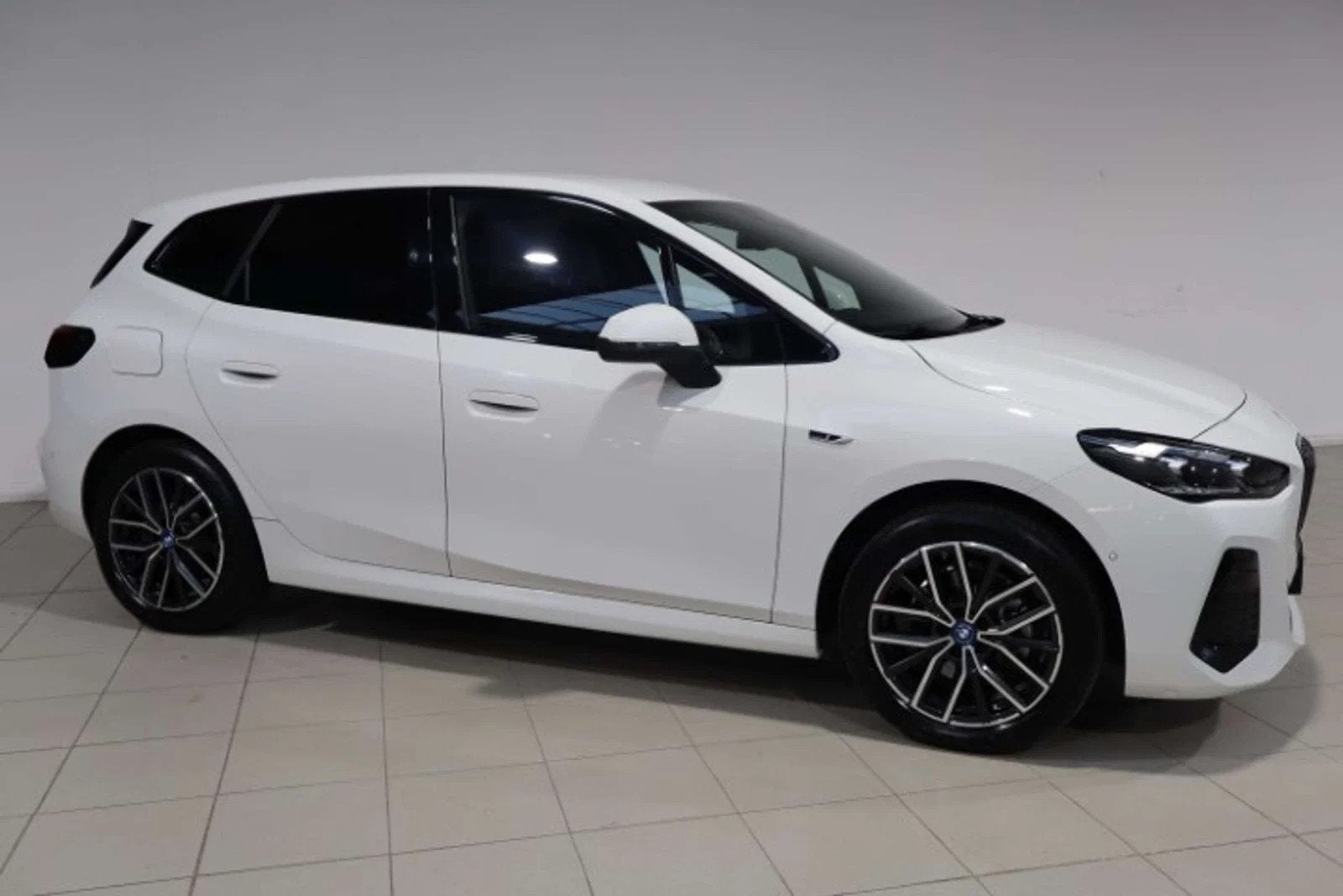 BMW 2 Serie Tourer 225 Active PHEV 225xeA M PACK (bj 2022), Auto's, Gebruikt, 136 pk, Wit, 2 Reeks Active Tourer