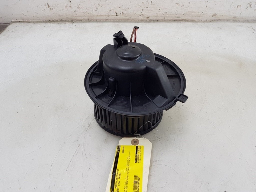 KACHEL VENTILATORMOTOR Volkswagen Caddy IV (01-2015/09-2020), Gebruikt, Volkswagen, Valeo, 100, rue de Courcelles
75017  Paris, FR