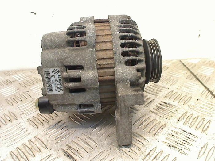 Dynamo d'un Renault Clio, Autos : Pièces & Accessoires, Moteurs & Accessoires, Renault, Utilisé, 3 mois de garantie, Enlèvement ou Envoi