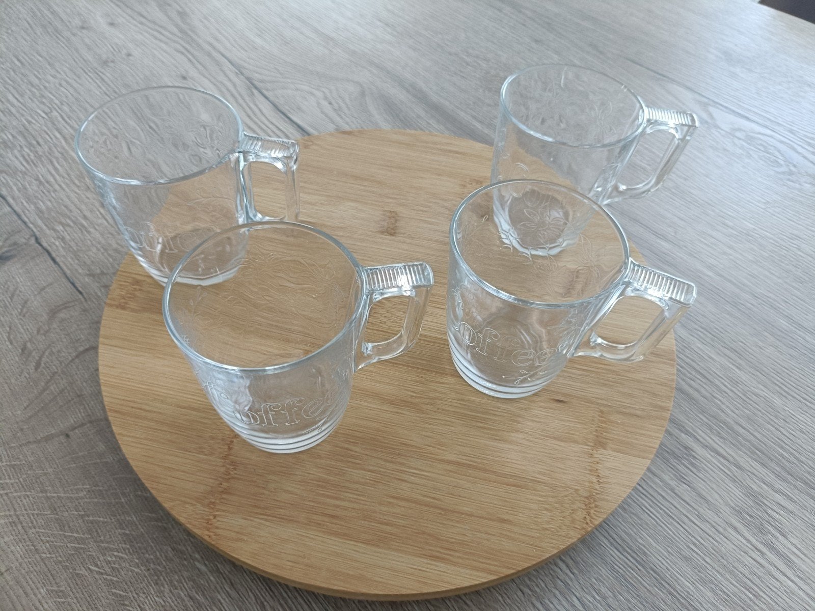 koffietassen, Ophalen