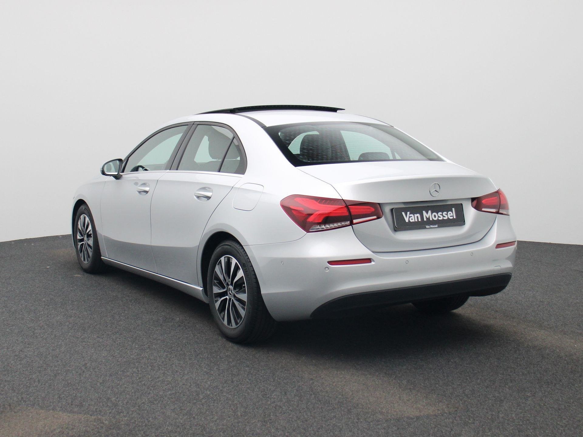 Mercedes-Benz A-Klasse Limousine A 180 Luxury Line, Autos, 100 kW, Entreprise, Automatique, Tissu