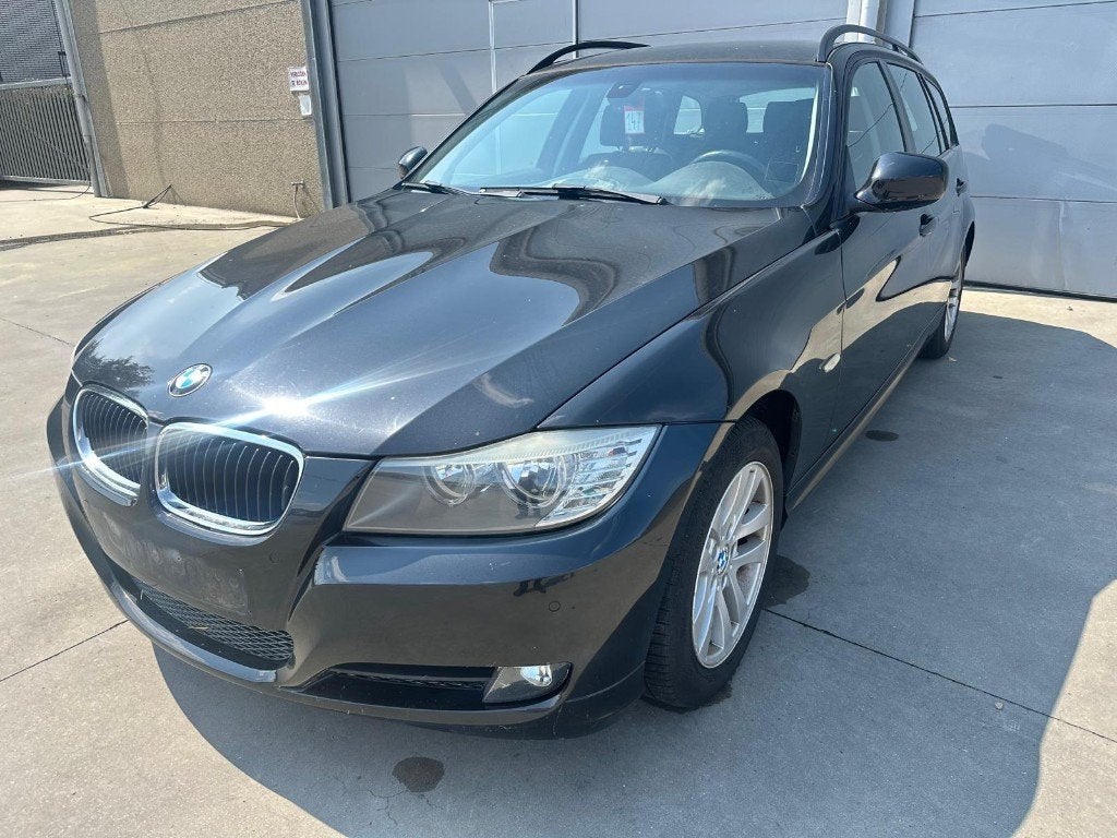 BMW 318D facelift auto airco zetelverwarming, 100 kW, Achat, Entreprise, Boîte manuelle