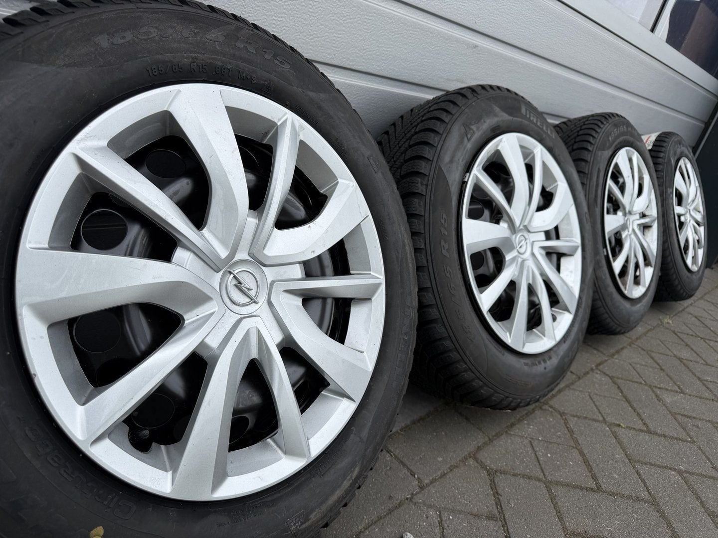 15 " Opel Adam Corsa Meriva Astra Combo velgen winterbanden, Auto-onderdelen, 15 inch, -, -, Banden en Velgen